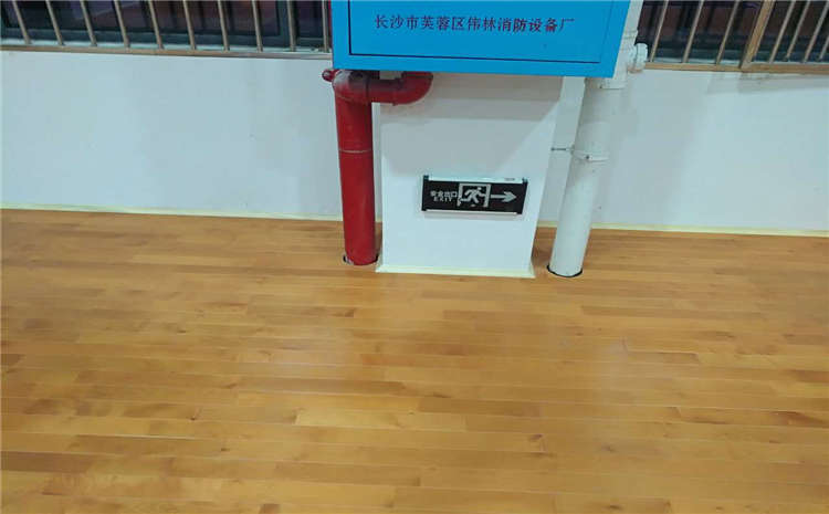 实木地板真的不需要特别保养了吗？室内维修视角的解答